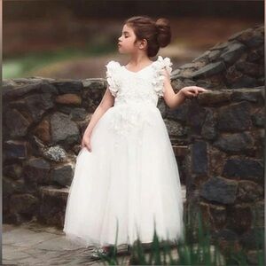 NWT.  Trish Scully Bianca Gown in White